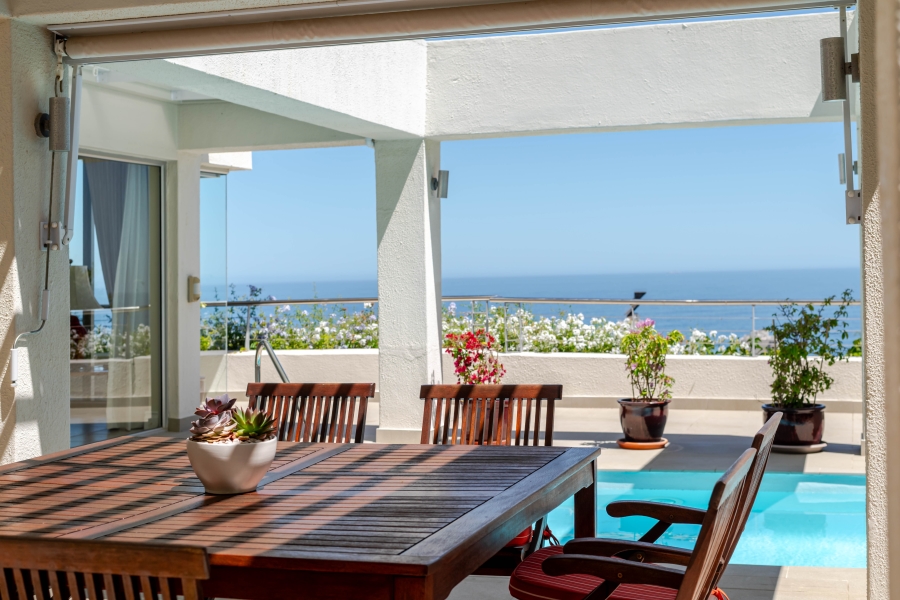 3 Bedroom Property for Sale in Sea Point Western Cape